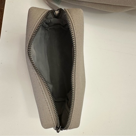 GUNAS Ruth Canvas Tote – Stone Gray – Includes Matching Pouch - Picture 8 of 16